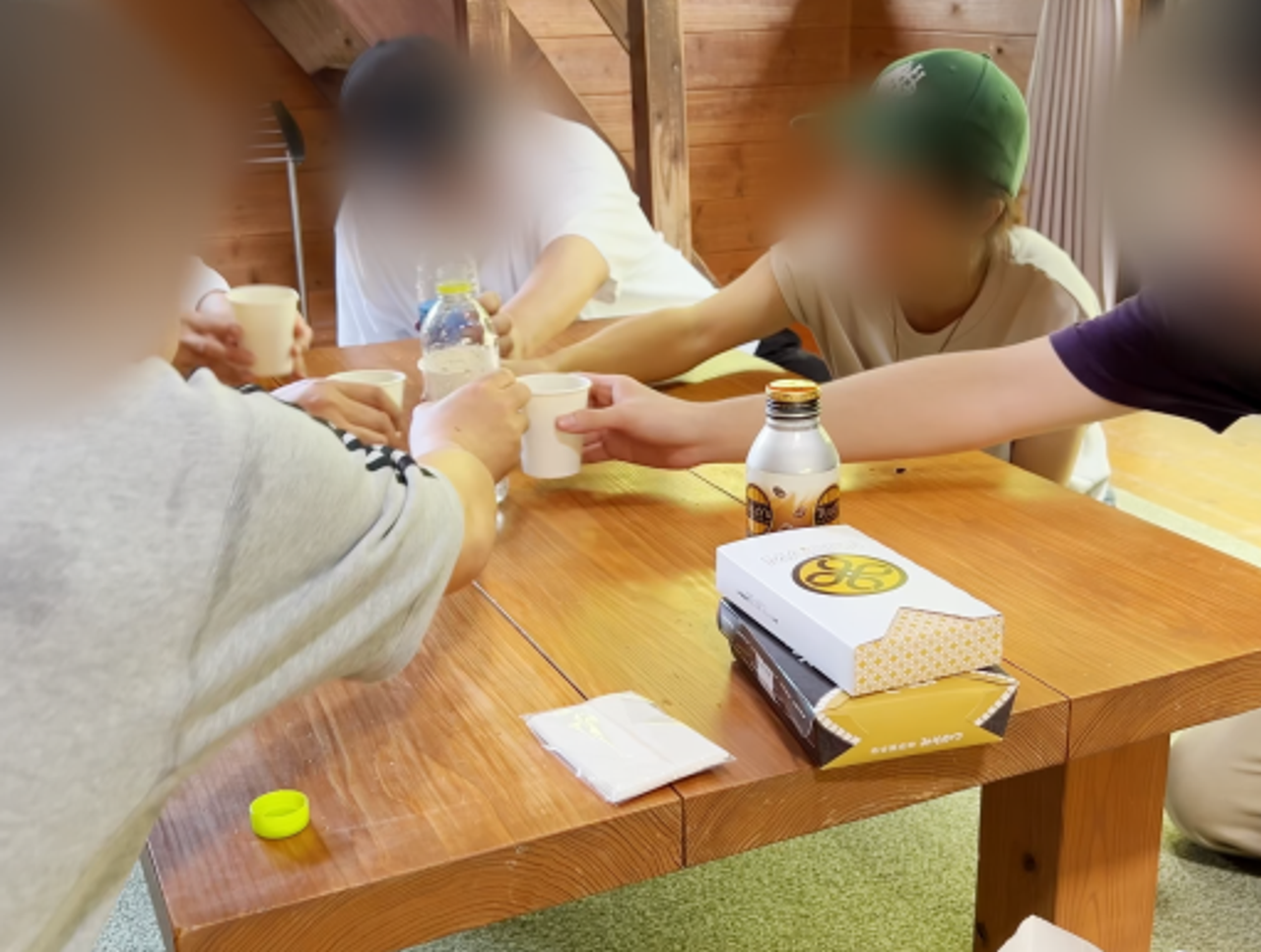 ＜レビュー特典付き＞合計9発⇒8発膣射1発口内の抜き所満載オフ会。史上最高の発射回数にガチ人妻のアソコも精液まみれ。まるで女郎のような扱いでも感じてしまうイケない人妻まゆこ gallery photo 1