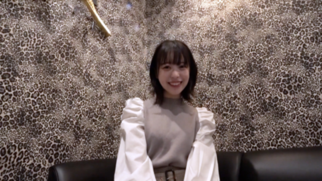 可愛すぎる近所の居*屋店員23歳。美しい色白細身の美乳ボディがたまらず大量射精。 gallery photo 1