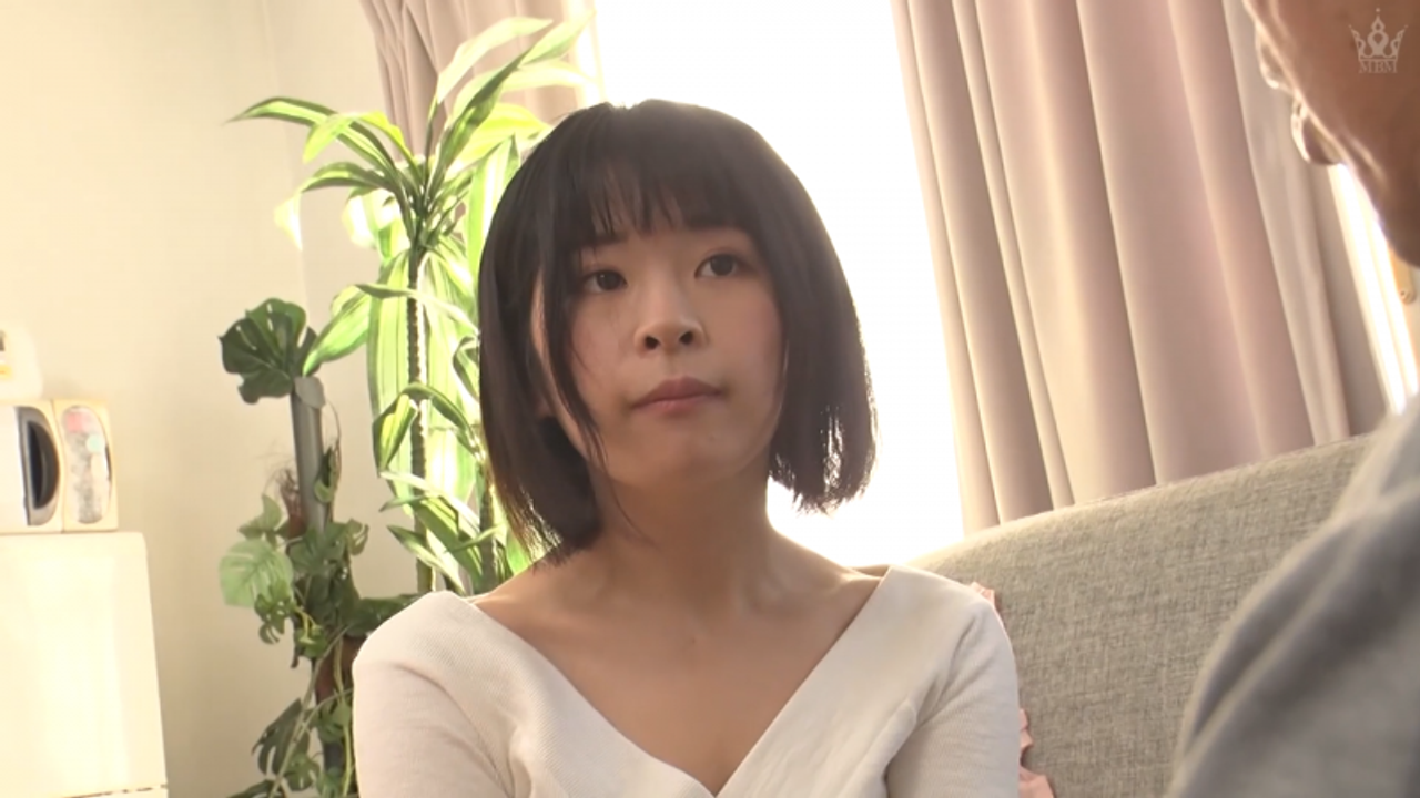 夫を裏切り不倫SEXに溺れてしまう人妻の淫乱な姿…♥フル勃起不可避!!［５］ gallery photo 1