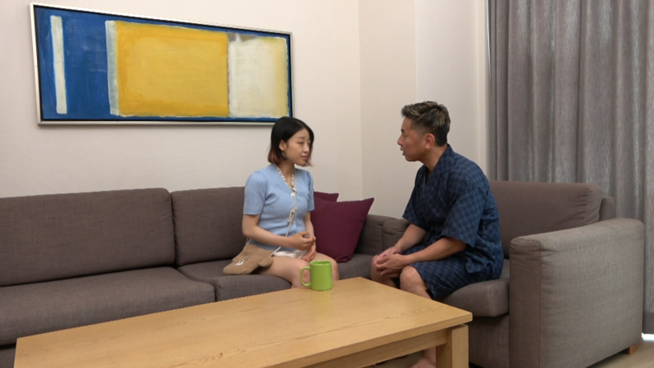 【韓国美女を現地調達】「無料マッサージ体験しませんか？」韓国の大人しそうなお嬢さんをナンパしたらむっつりエロすぎた・・・ 【ソヨン】 gallery photo 1