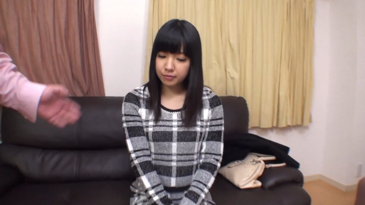 スカートめくれば、まさかのTバック!! 清楚に見える奧さんの隠れたやる気はパンツに現る！? 隠れビッチな淫乱妻　⑩ gallery photo 1