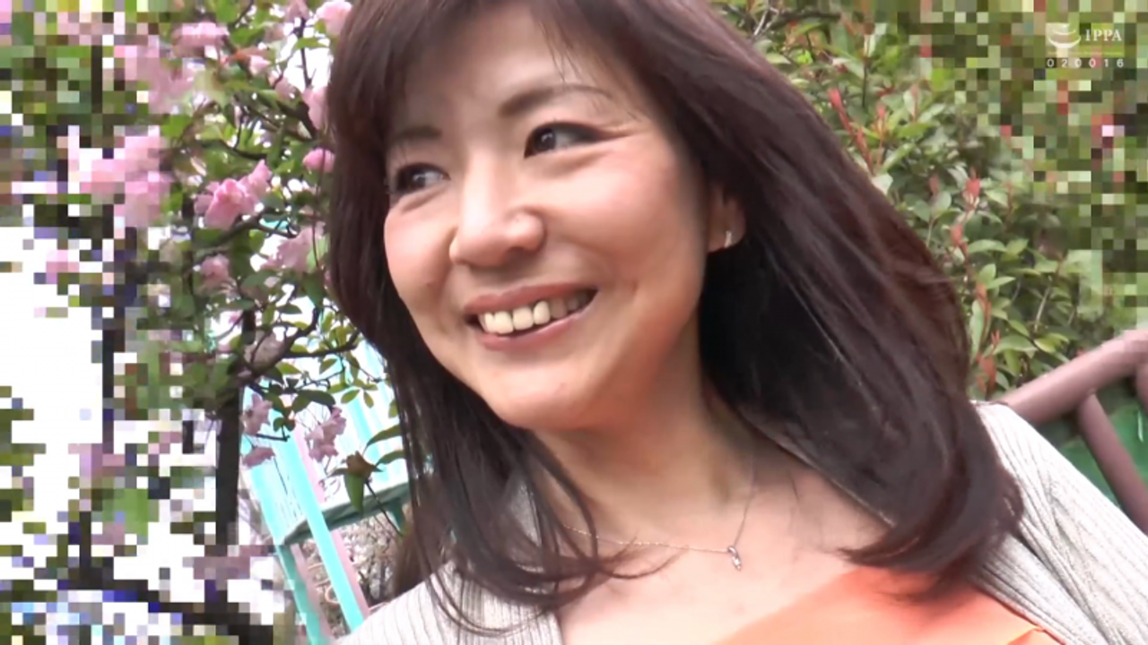 妖艶熟女チ〇ポにご執心♡肉食おばさん大集合スペシャル！妖艶な熟女の魅*にメロメロに…　その5 gallery photo 4