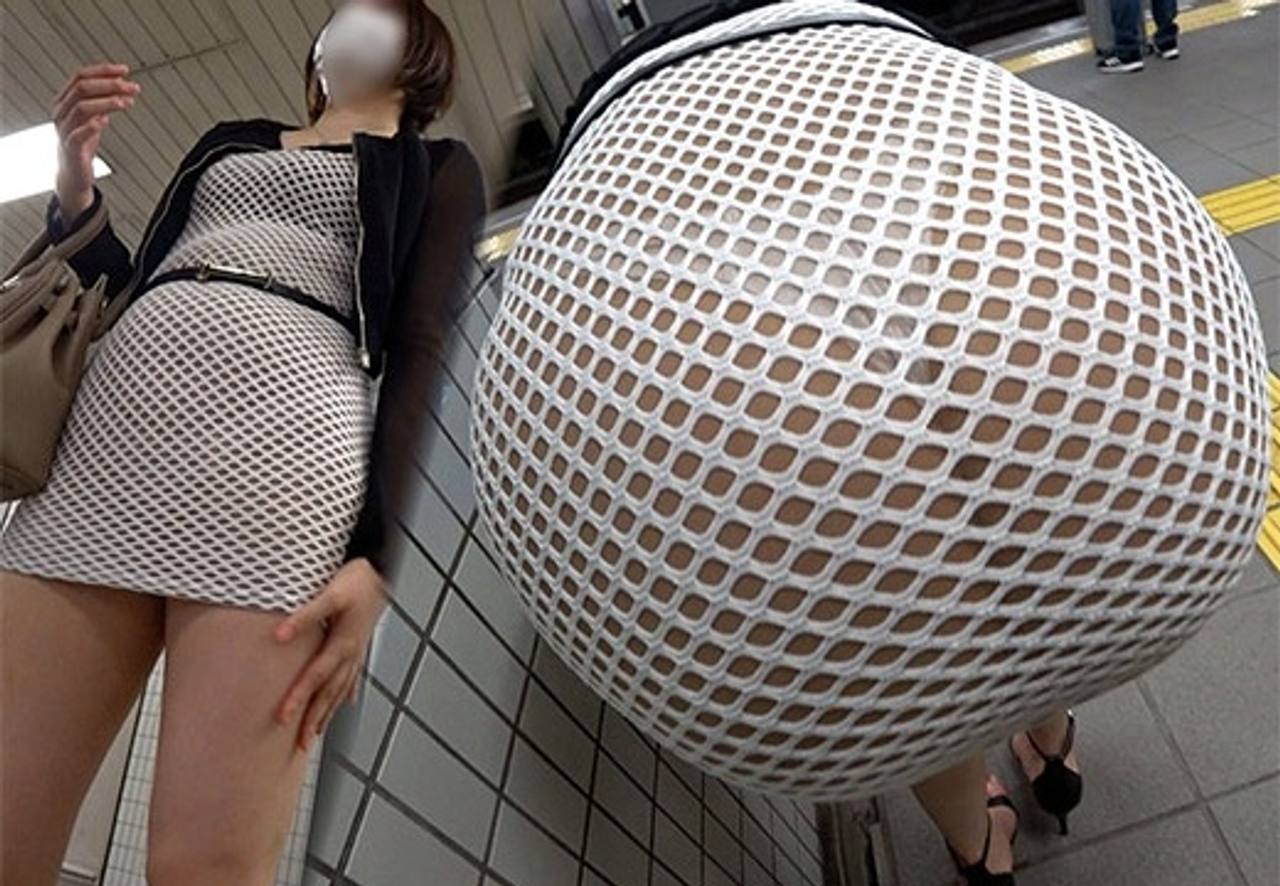 【鬼食い込み】まるでノーパン!?Tバック激クイ×極薄メッシュワンピ美女がヤバすぎる!!透ける下着も激エロです(笑) gallery photo 6
