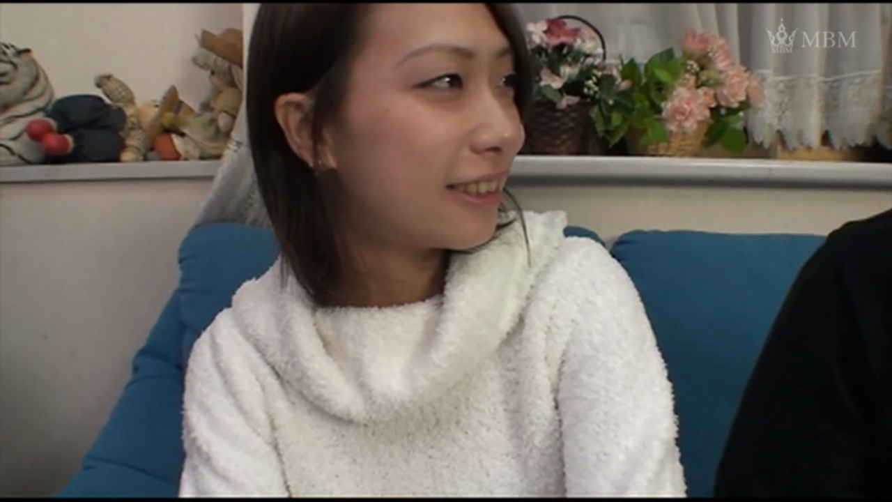 欲求不満な素人妻の無防備すぎるムレムレびしょびしょ熱帯雨林マ●コに中出し♥［４］ gallery photo 2