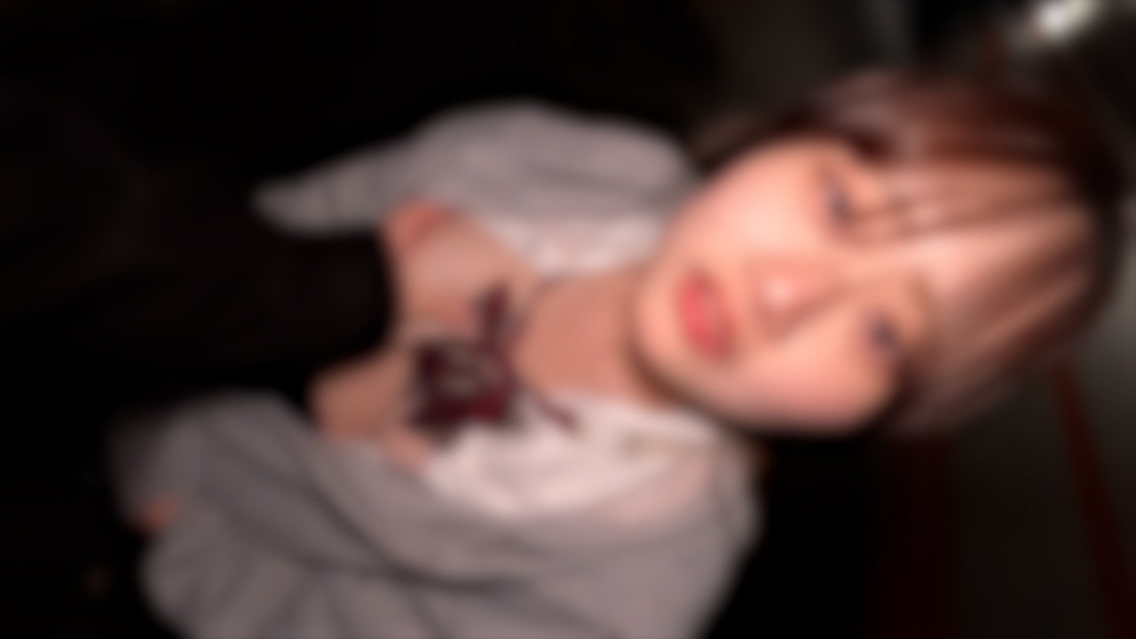 【18歳神乳・合法J・】140cmHカップ　Ti〇derで知り合った爆乳っことのラストせっくす　お外でちょっとおっぱい出しも gallery photo 2