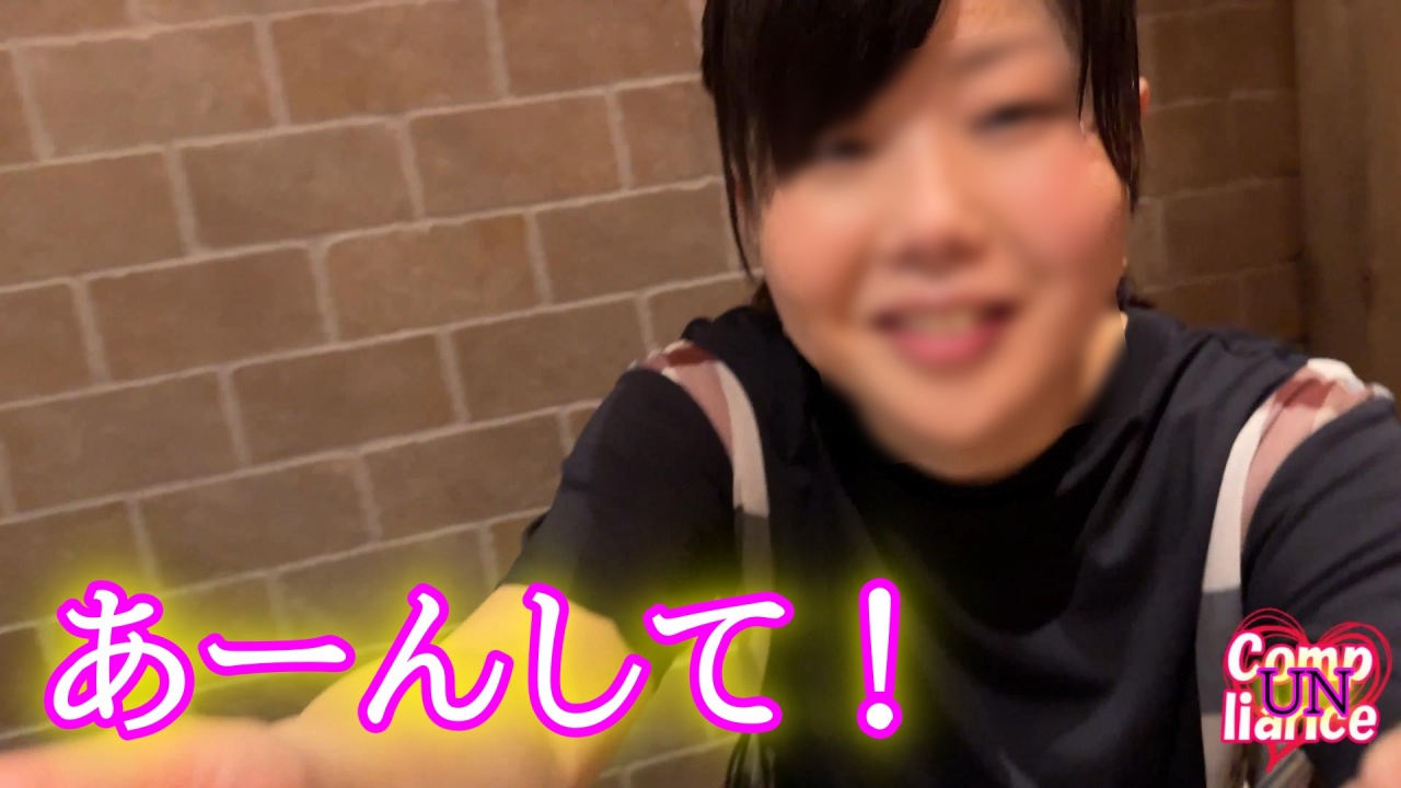 ★無修正★彼女の魅*が爆発！食事時がカワイイ！高級ドライヤーをプレゼントしたら嬉しくて我を忘れてフェラする人妻！本当にこのフェラやばいです◆レビューで高画質版DL可能 gallery photo 3