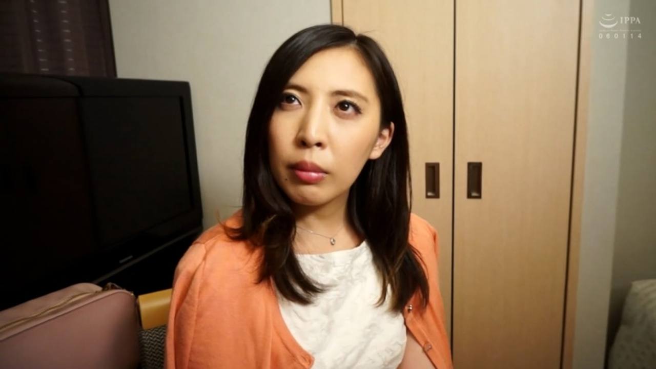 【個撮 / 地方妻】「奥に当たってるぅ！いっぱい出してっ！」美人で良き妻の変態SEX！地方の人妻は性欲も好奇心も超強い！【1/12】 gallery photo 2