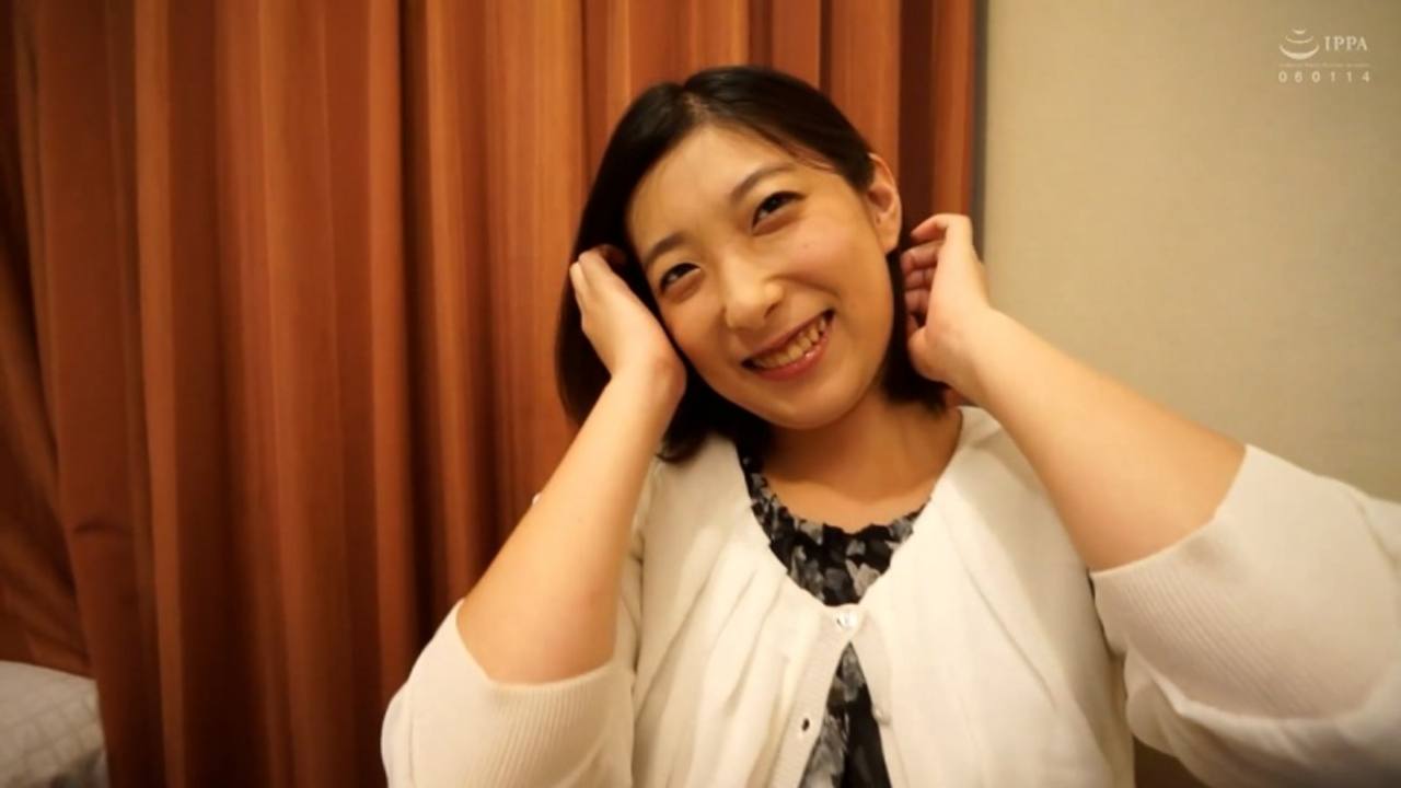 【個撮 / 地方妻】「奥に当たってるぅ！いっぱい出してっ！」美人で良き妻の変態SEX！地方の人妻は性欲も好奇心も超強い！【10/12】 gallery photo 1