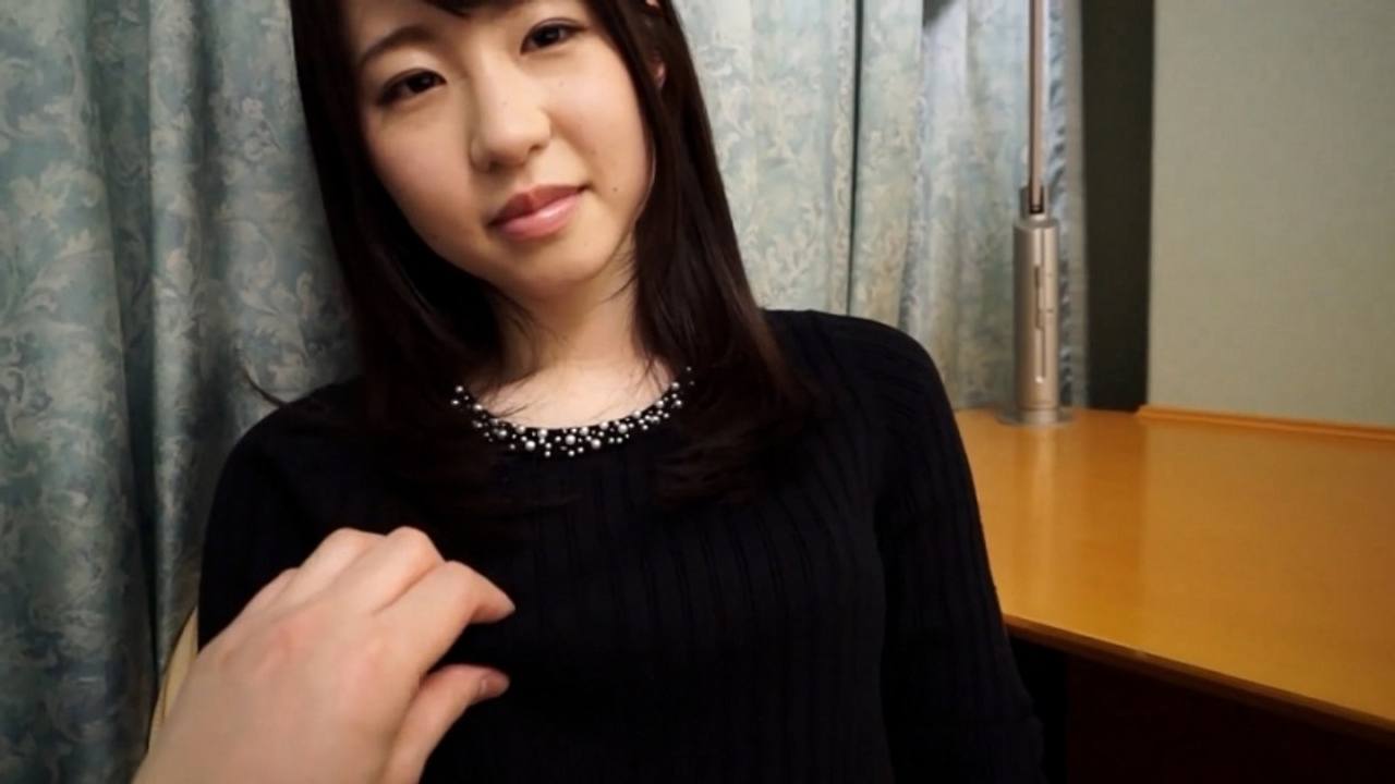 【個撮 / 清楚妻】「いっぱい出てきた」清楚な黒髪なびかせて下品に絶頂！変態ボディが映えるエスクタシーを連発してガチアクメ！【5/18】 gallery photo 1