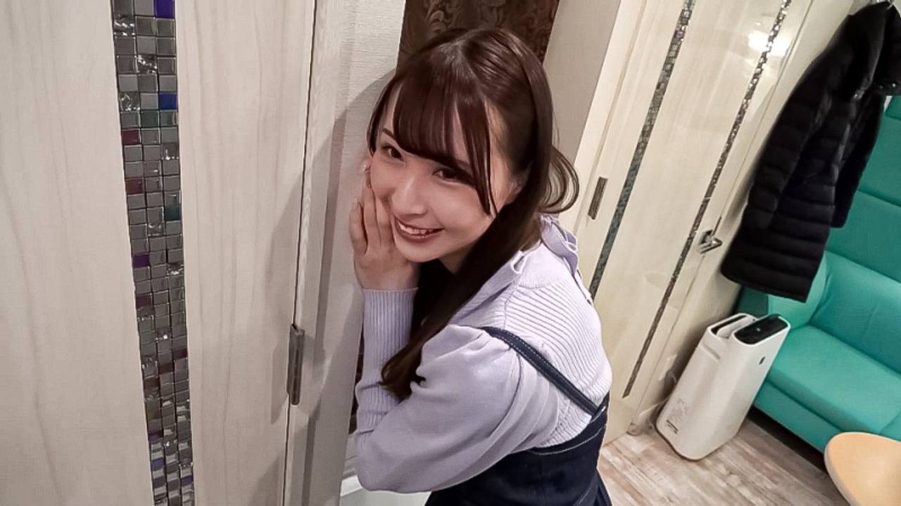【めぐﾁｬﾝ / 個撮】彼氏以外のチ○ポを即ﾌｪﾗする淫乱ﾁｬﾝと即ハメしちゃったっス！ gallery photo 1