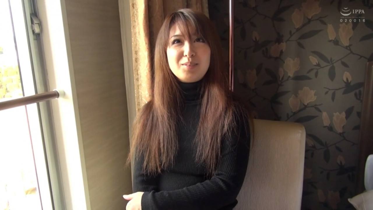 【フルHD版×素人妻】旦那様に放置された人妻はどうなるか知っておりますか？ナンパ師に声をかけられただけでオマ●コが臨戦態勢になるほどの淫獣と化すのです…【Ⅱ】 gallery photo 2