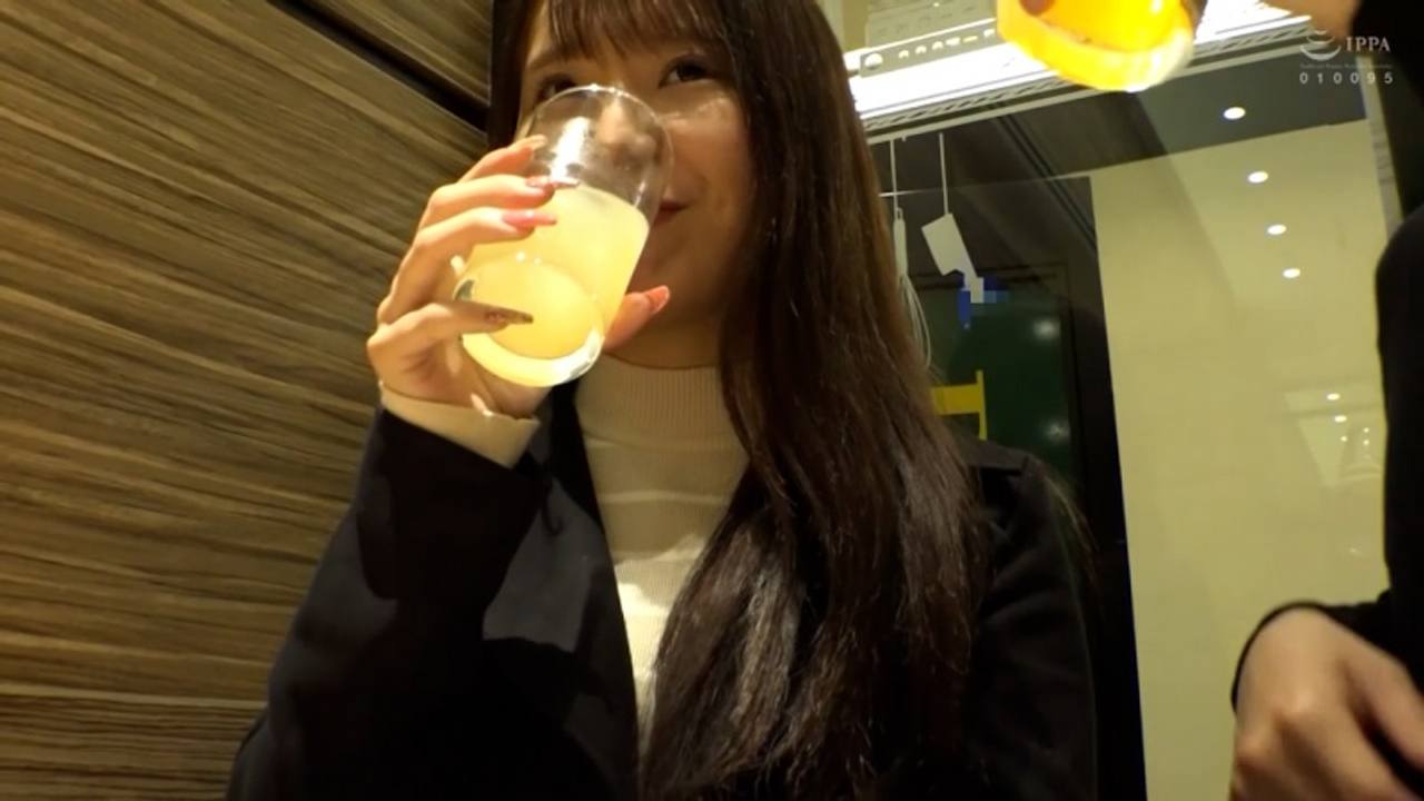 【フルHD版×爆乳妻ナンパ】軽く飲ませたらオマ●コを濡らして爆乳を揺らしてイキ悶える…新宿をぶらつく地方妻は性欲の塊でしかないのです。【4/4】 gallery photo 1