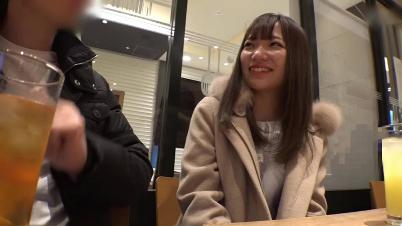夫がいるのにナンパにホイホイついていく尻軽奥さん！いつもオマ☆コを濡らしてるせいかすんなり挿入＆ガチイキ♪② gallery photo 1