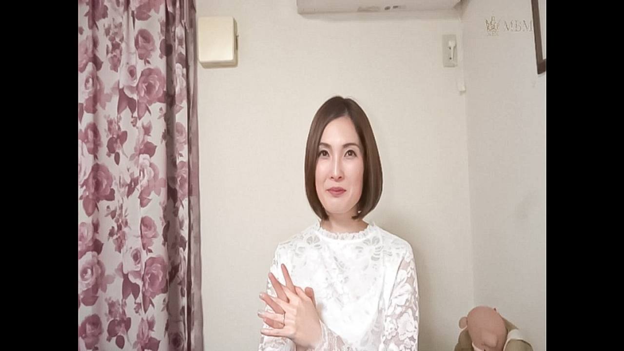 ※50本限定超特価※性欲の尽きない淫乱妻と種付けSEX！不倫でアヘる淫乱性…！ VOL.4 gallery photo 1