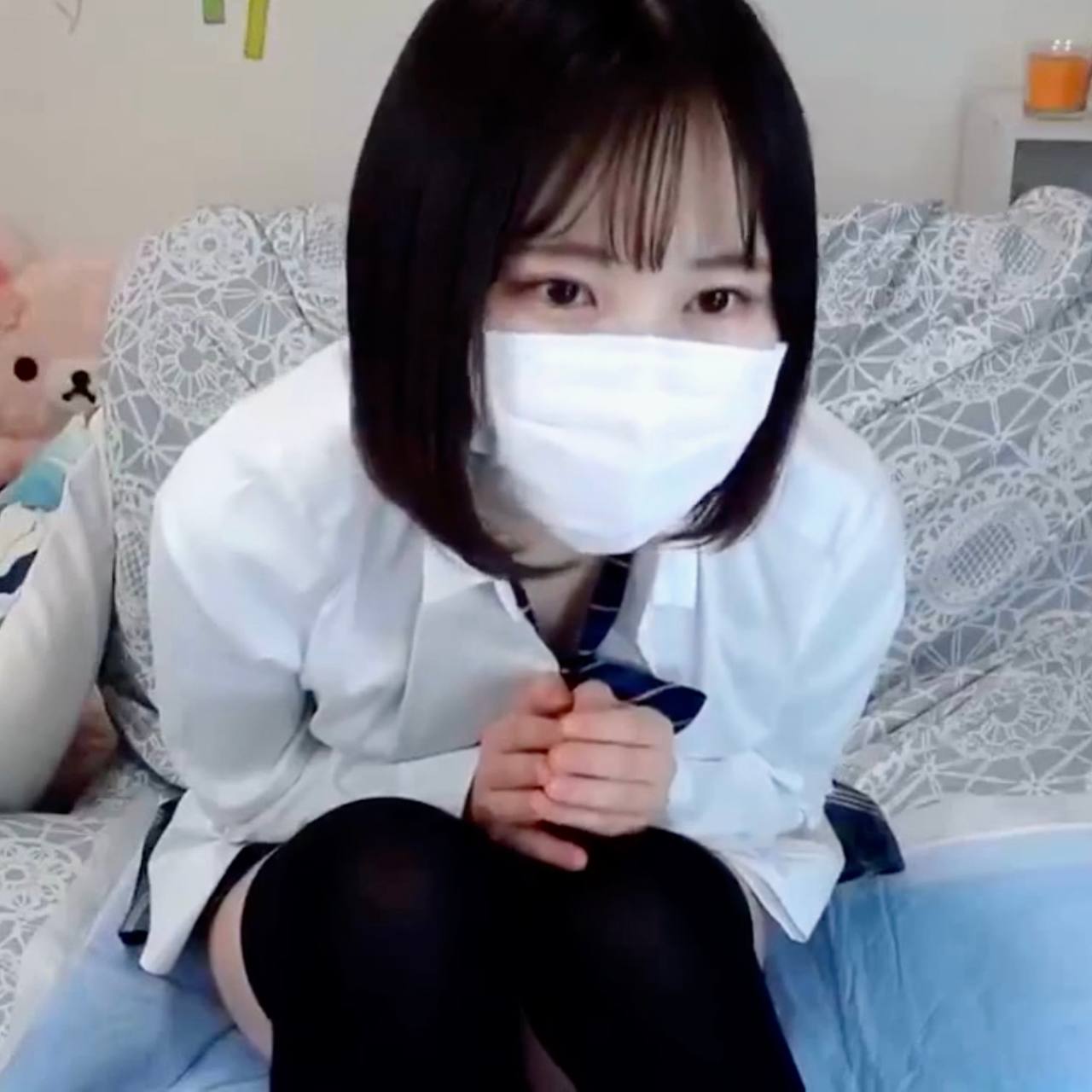 正統派黒髪ボブちゃんの止まらない潮吹きオナニー配信！ gallery photo 1