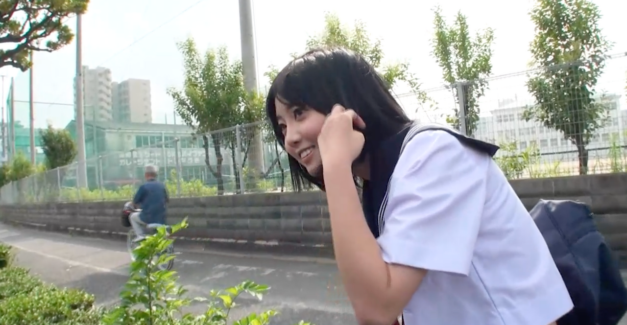 《４》付き合ったばかりの美大JDにクルマでフェラしてもらいました！ gallery photo 1
