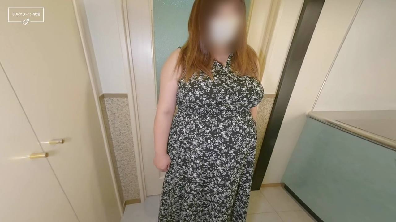 彼女のお腹はまるで果実が熟すように膨らみ、その重さと温もりが彼女の身体全体を支配しているかのようでした gallery photo 5