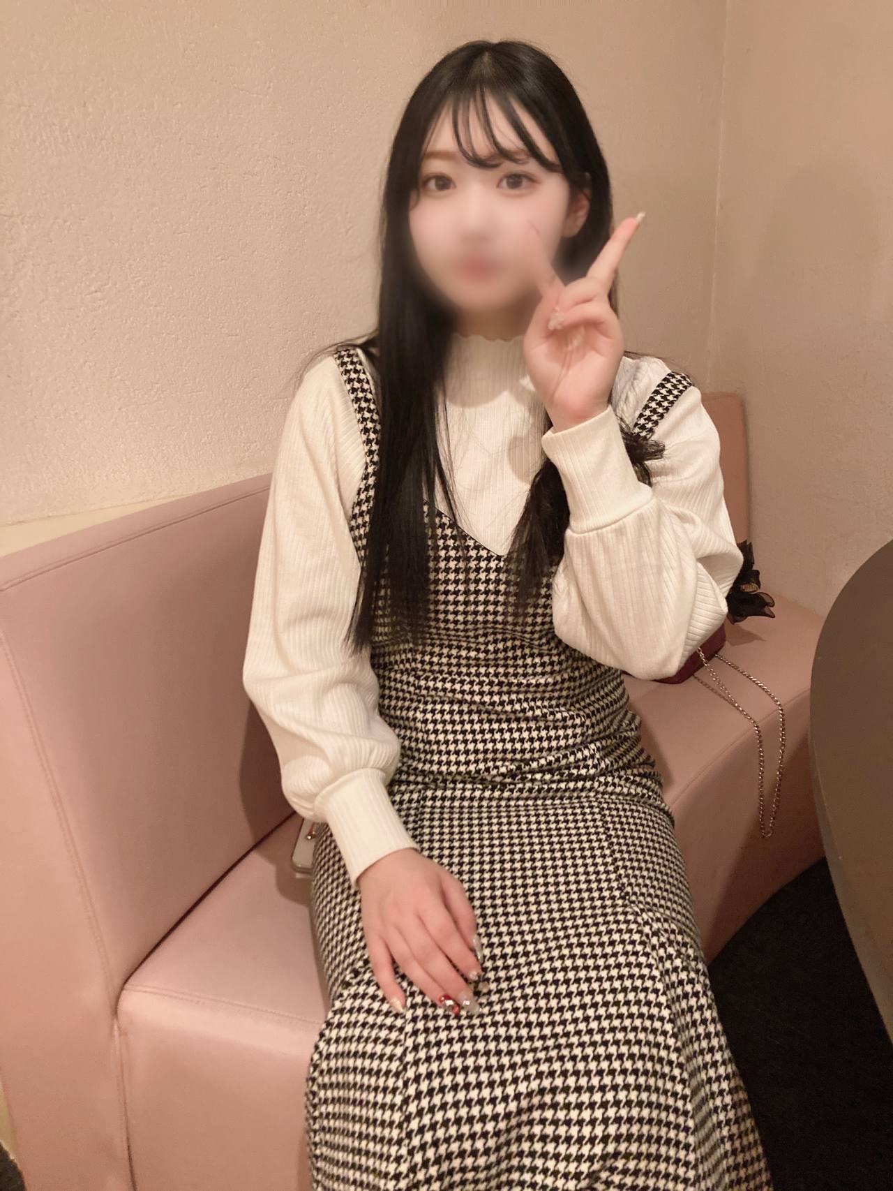 【永久保存版】最高レベルEカップ清楚系美女との極秘私服ホテルデート！巨根イラマに生ハメごっくん！ gallery photo 2