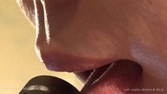 【フェチ:口・唇・舌・唾液の超アップ】カメラをフェラチオって何なの？２（ライト付き/外部から撮影）