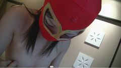 21歳美人会社員　けっこう調　赤いマスクでハメ撮り