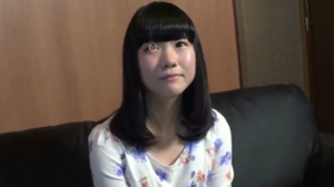 めちゃくちゃ可愛い合法ロリと生ハメ中出しセックスをする動画