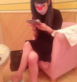 限定販売!【手コキでイク】足を舐めまくってフェチ満足の2人。そして手コキでサヨナラ