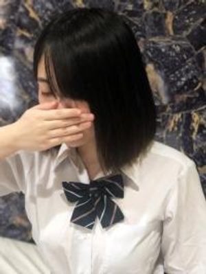 19才祐菜ちゃんの可愛い仁王立ちフェラからのハメ撮りは感じまくりのイキまくり!最後は生挿入で真っ赤に染まったおっぱいにぶっかけ!からの再び挿入して中出ししたら超ビクンビクン!
