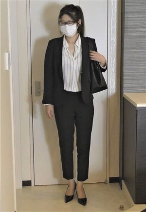 【パンツスーツ】【足コキ射!】【高身長】【バイブ絶叫】パンスト美女の足指を舐めつくす【ゆみ43才 人妻 前編】【個撮】【完全オリジナル】