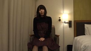歯科助手の素人美女がお金につられて内緒のSEX撮影。バレたら大変なことなりますね。