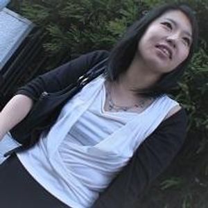 【無修正・顔出し・個人撮影】公務員をしているという真面目そうな27才のあやかさん?変態なお願いに戸惑いながらもマンコは大洪水!!潮まで吹いてクンニで痙攣していっちゃう