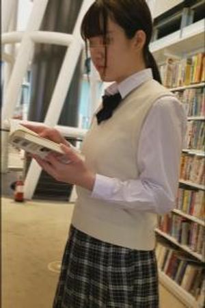 【個撮】県立商業科②文学少女。図書館で待ち合わせから車内でプチ。オナホで性処理