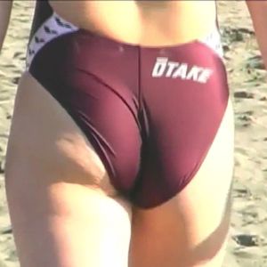 ライフセーバーを赤外線透視!鍛えられたボディの水着の中の美マンが見えちゃます!