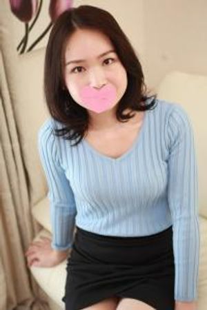 【初撮り】32歳清楚でスレンダー美人奥様とハメ撮り!!欲求不満奥様のオ●ンコに生でハメて中出ししちゃいました!【高画質あり】