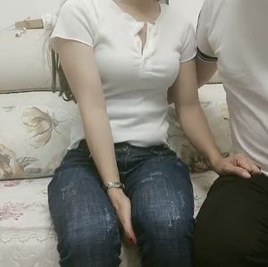 旦那か?子供と旅行中、寂しい奥さんか?浮気した