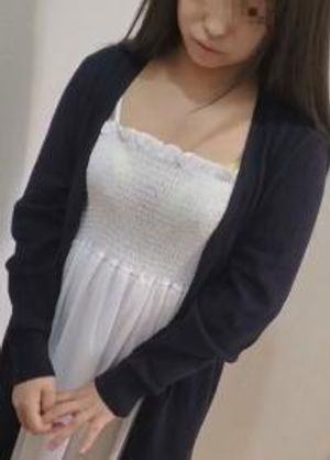 【個人】家計を支え切れず他人棒に犯され嫌々ながらも喘ぎ中出しされる小柄な奥さん