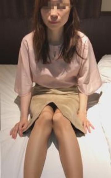 ［期間限定価格］会社帰りにお互い家庭には帰らずホテルで密会W不倫で感じまくる人妻