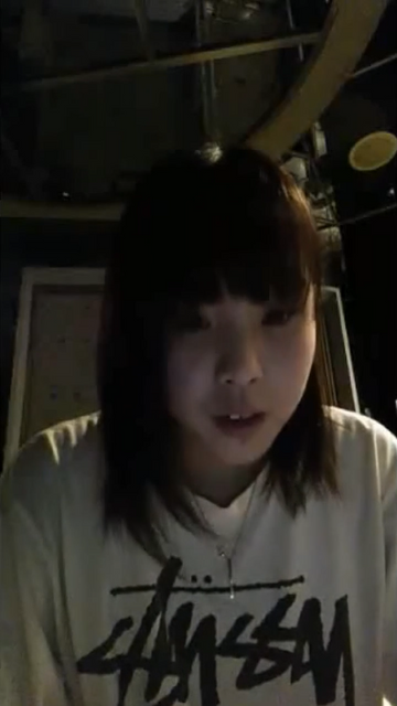 友達がヤッてる横でライブ配信