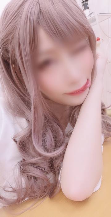 19歳美少女レイヤーさん「企業の人とコラボ仕事するために肉棒シャブったり、枕セックス・乱交営業しまくってまぁ~す♪ピースピース♪」レイヤーさん界隈で絶大な威力を持つ“企業案件”というホットワードの闇