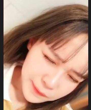 【無修正】S級美女がオナニーで感じ続けて潮まで吹いちゃう