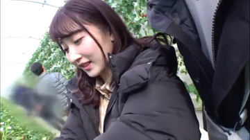 むっちり巨乳の専門学生とラブラブいちご狩りデート