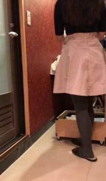 【ハメ撮り・顔バレ特典付き】シャワー中背後から肉棒を杭打ちされる美人妻。声がかなり良いです。