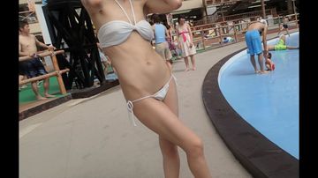 数量限定割引!!某有名プールで露出する女子