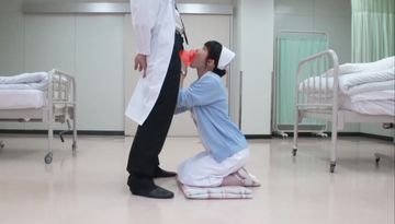 【7月19日まで期間限定価格】無人の病室でドクターのペニスをしゃぶるスケベ看護師