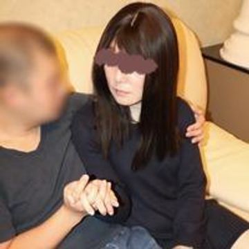 【無修正x個人撮影】一人で寝取られにやって来た、小梅乳首のジャングル陰毛奥様の本気度を確認!ファミレスで露出を要望!そしてご主人に電話で実況報告!【#NTR】