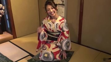【フルHD・高画質・無修正】(前編)大乱交!文句ナシの素人和服美女のパイパンに代わる代わる中出しッ!!