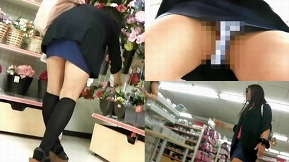 高画質P動画　タイトミニをエスカとお店で直下撮影