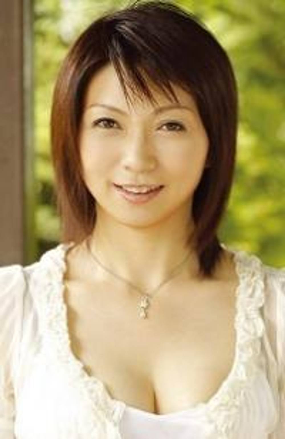 人妻32 新尾きり子35歳 元白衣の天使奥様が妊娠ＯＫのＶ字開脚正常位でイキまくり