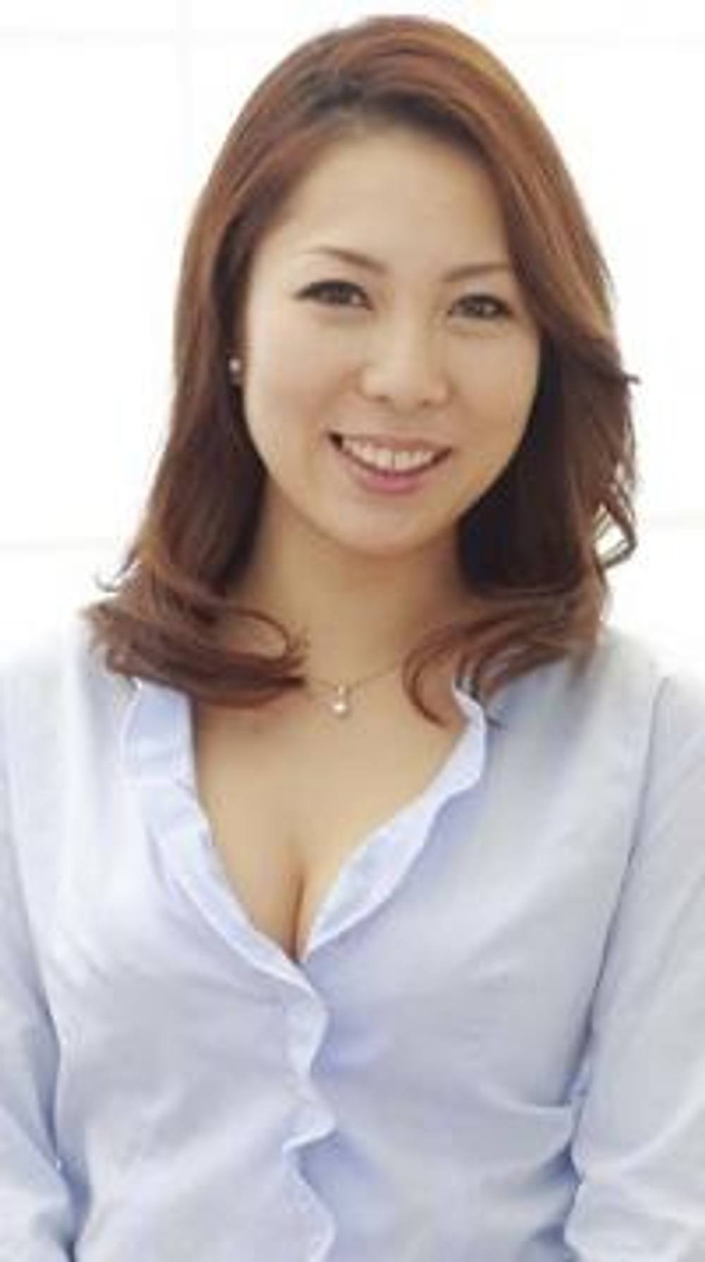 人妻66 西尾まどか30歳 パンパンに膨れ上がった超もりマンの美人奥様！巨根に何かが塗ってあるんじゃないかと思わせるエロすぎフェラチオ