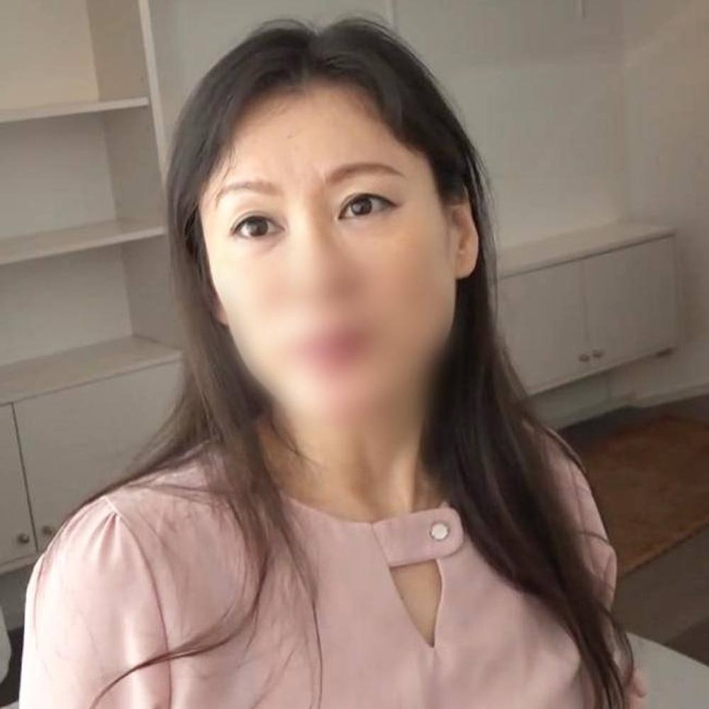 【熟女】妖艶な色香を漂わせる。51歳。スレンダー人妻。ゆりえさん。カラダを仰け反りイキはてる感度抜群の熟したカラダ。生チ○ポでイキ狂い。