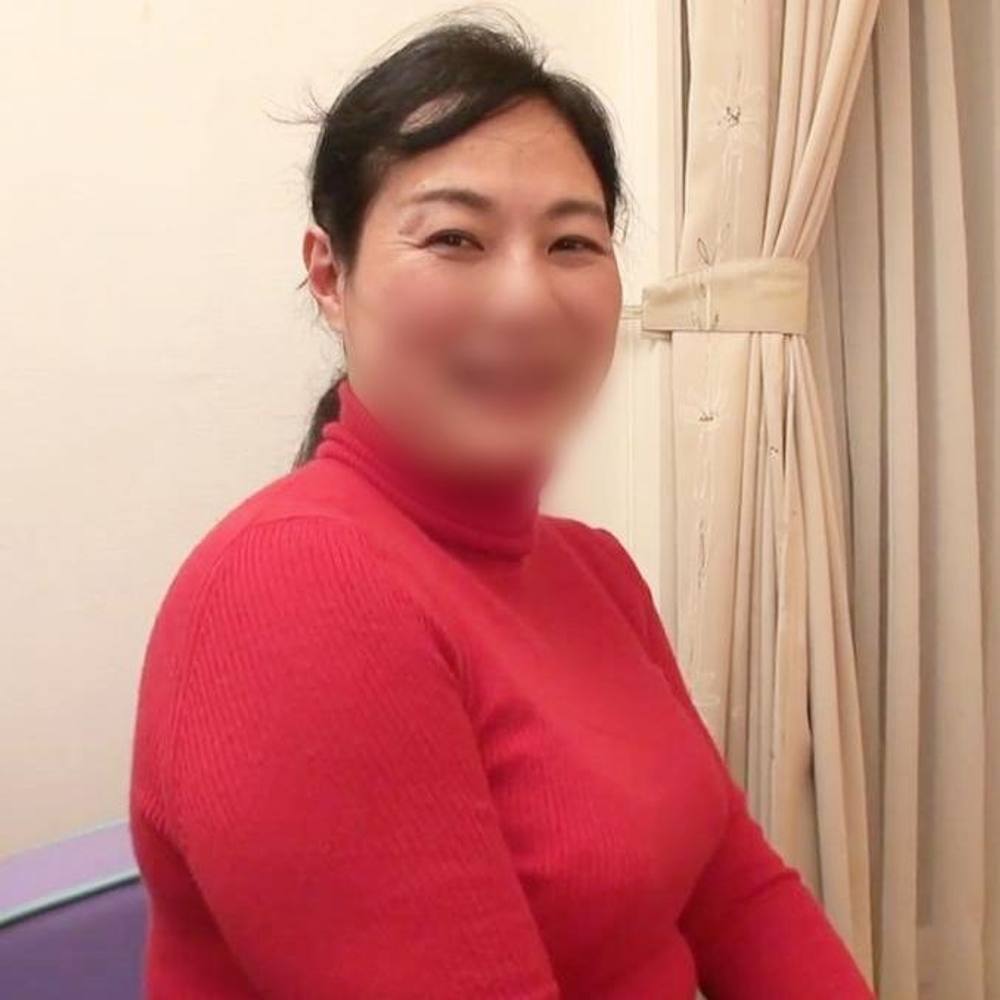 【熟女】ぽっちゃりBODY。57歳。人妻。みかこさん。初の電マでオナニー披露。カラダを震わせ連続イキ。